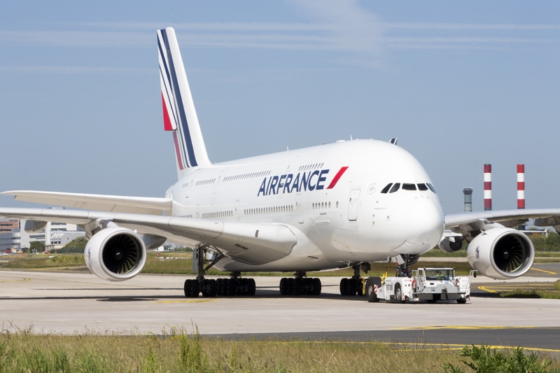 エールフランス航空、日本発でもLCCのようにサービス追加型運賃を発売、価格重視型で、ウェブサイトやNDC端末で販売｜トラベルボイス（観光産業ニュース）