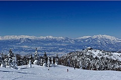 長野県・志賀高原がゲレンデ開業日の遅れ防止へ、最新鋭の除雪機導入、18年ぶりの新ゴンドラも