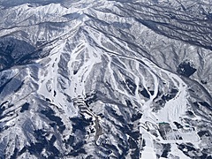 岐阜県郡上市の3スキー場が大型投資、新型降雪機の導入や事前予約の拡充で12月オープン