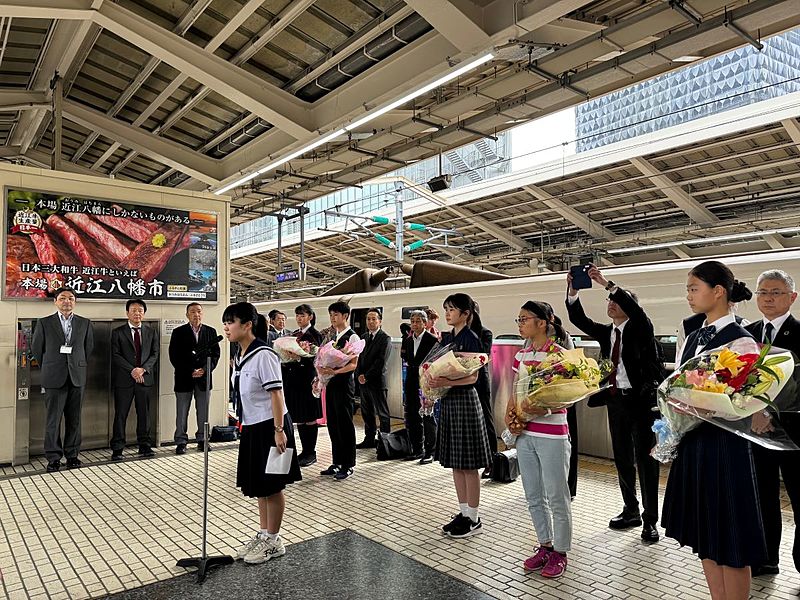 修学旅行シーズンが始まる、都内中学9校の専用列車が関西方面に出発 ...