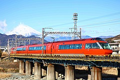 訪日客向け交通パスの売上金一部を寄付、富士山の環境保全に、小田急と富士急行が継続的に実施へ