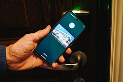 Googleウォレットでホテル客室キーを利用できる新サービス、北欧で開始、チェックアウト後は自動で無効に